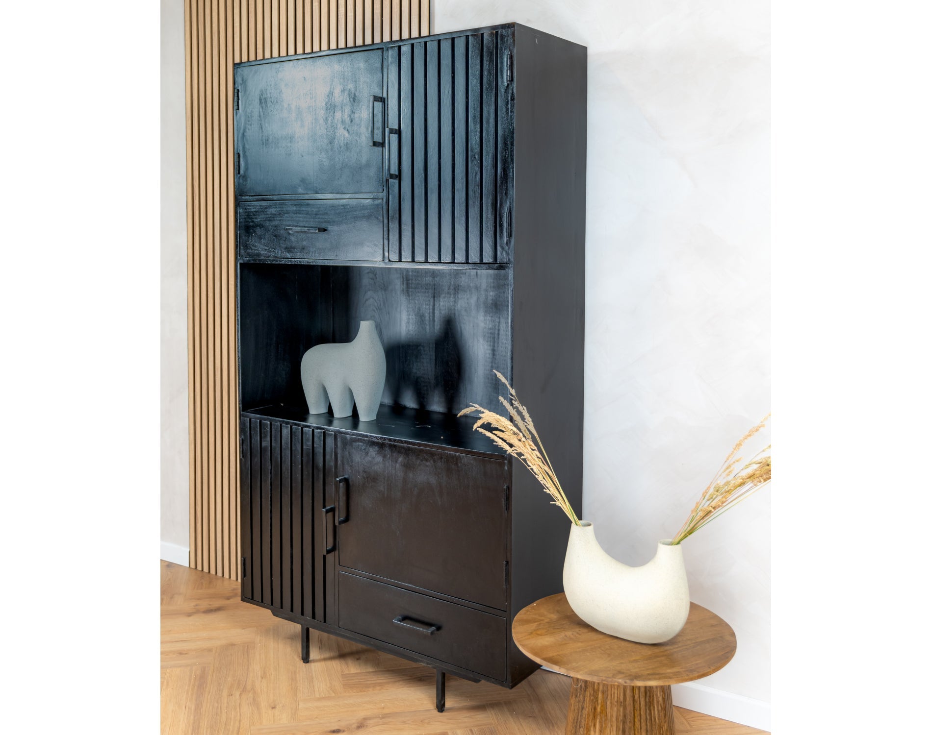 Fika kabinet 4 deurs 2 lades zwart 106cm - Industrieelinhuis.nl