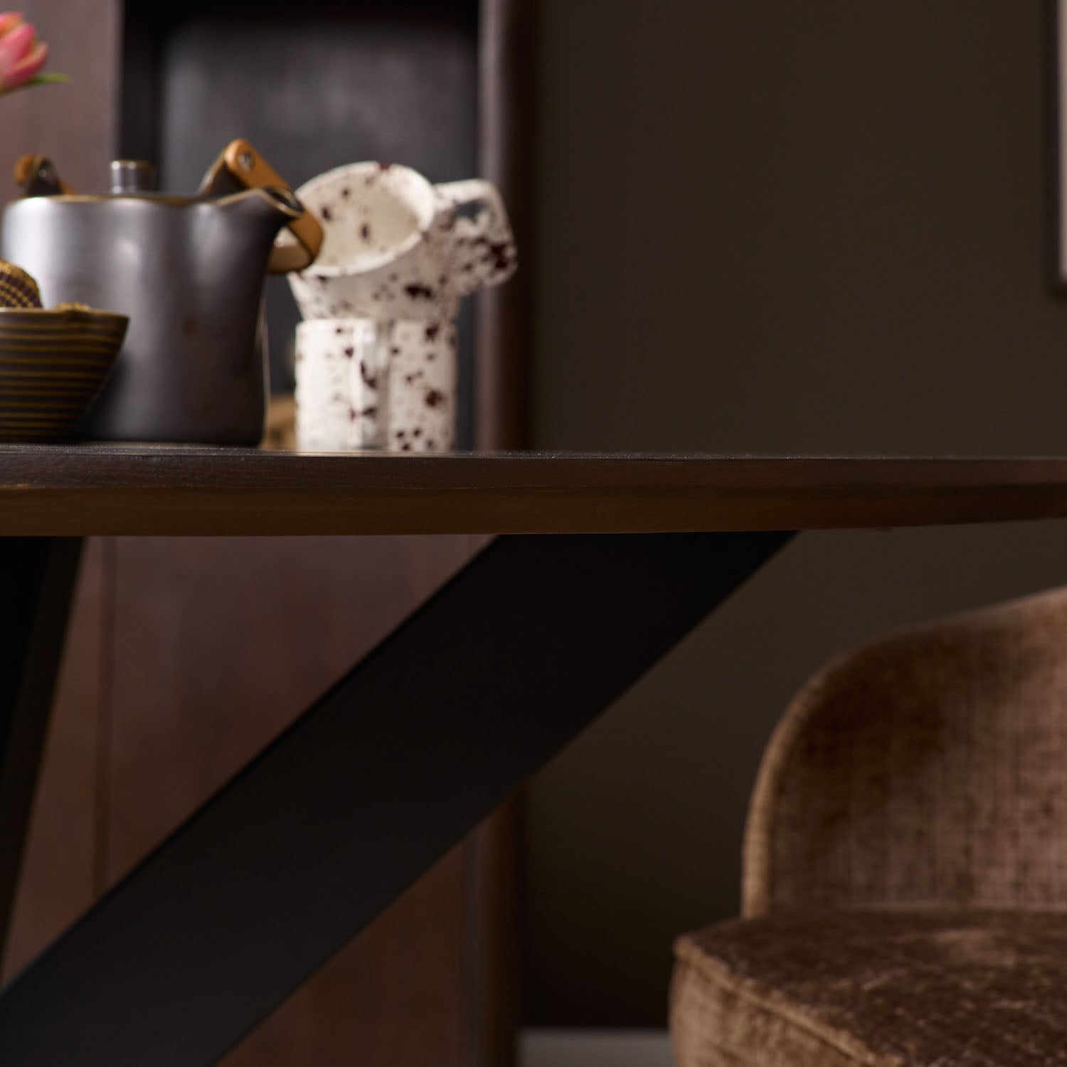 Eettafel Madison Brown | 150 cm | Poot Black - Industrieelinhuis.nl
