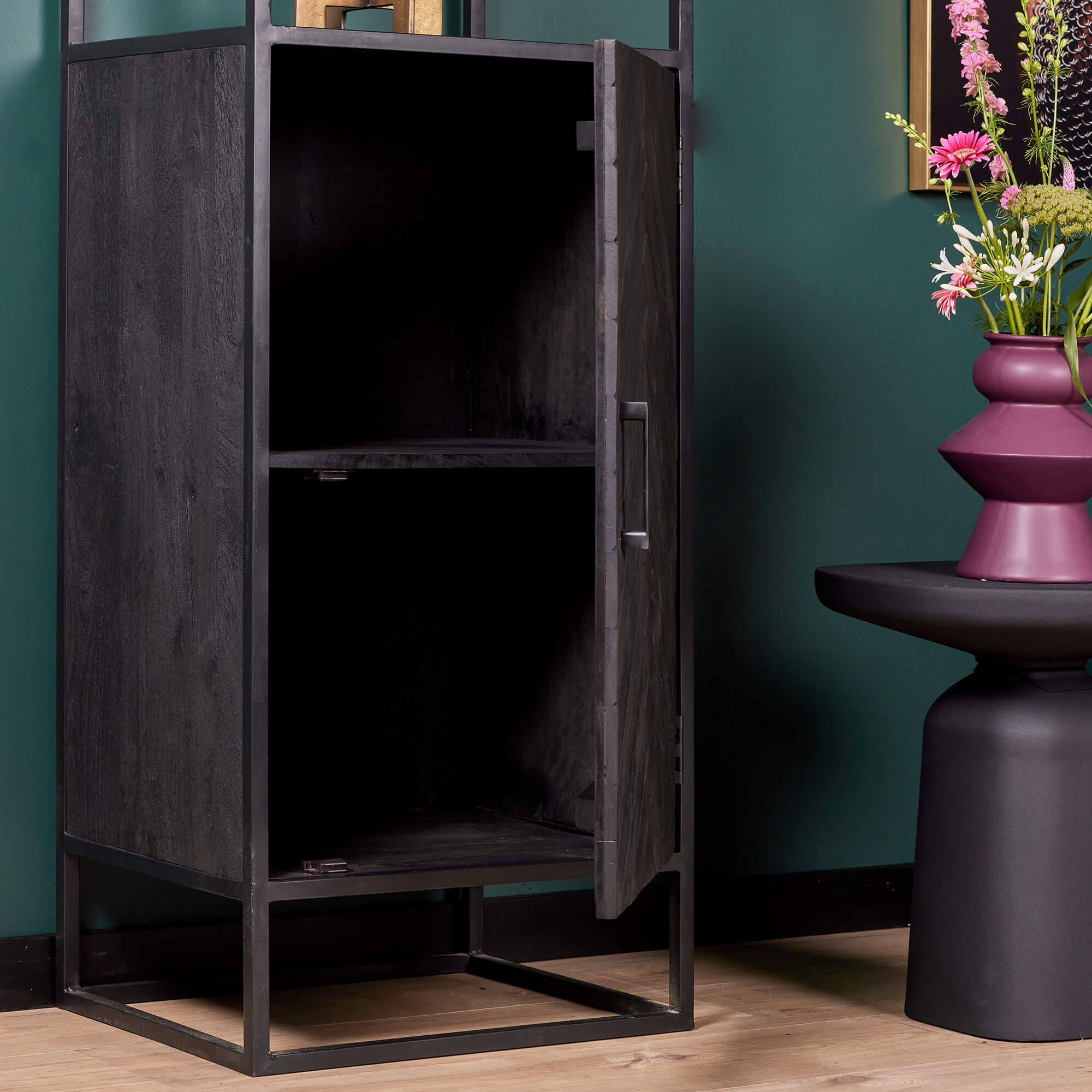 Boekenkast New York | Mangohout en staal | 1 deur - Industrieelinhuis.nl