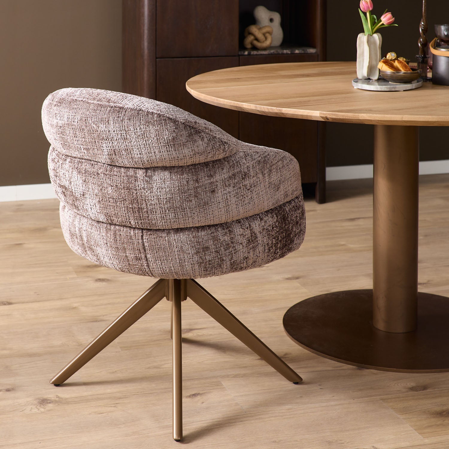 Eetkamerstoel Bella | Clay | Poot Bronze | Met armleuning (bestellen per 2)