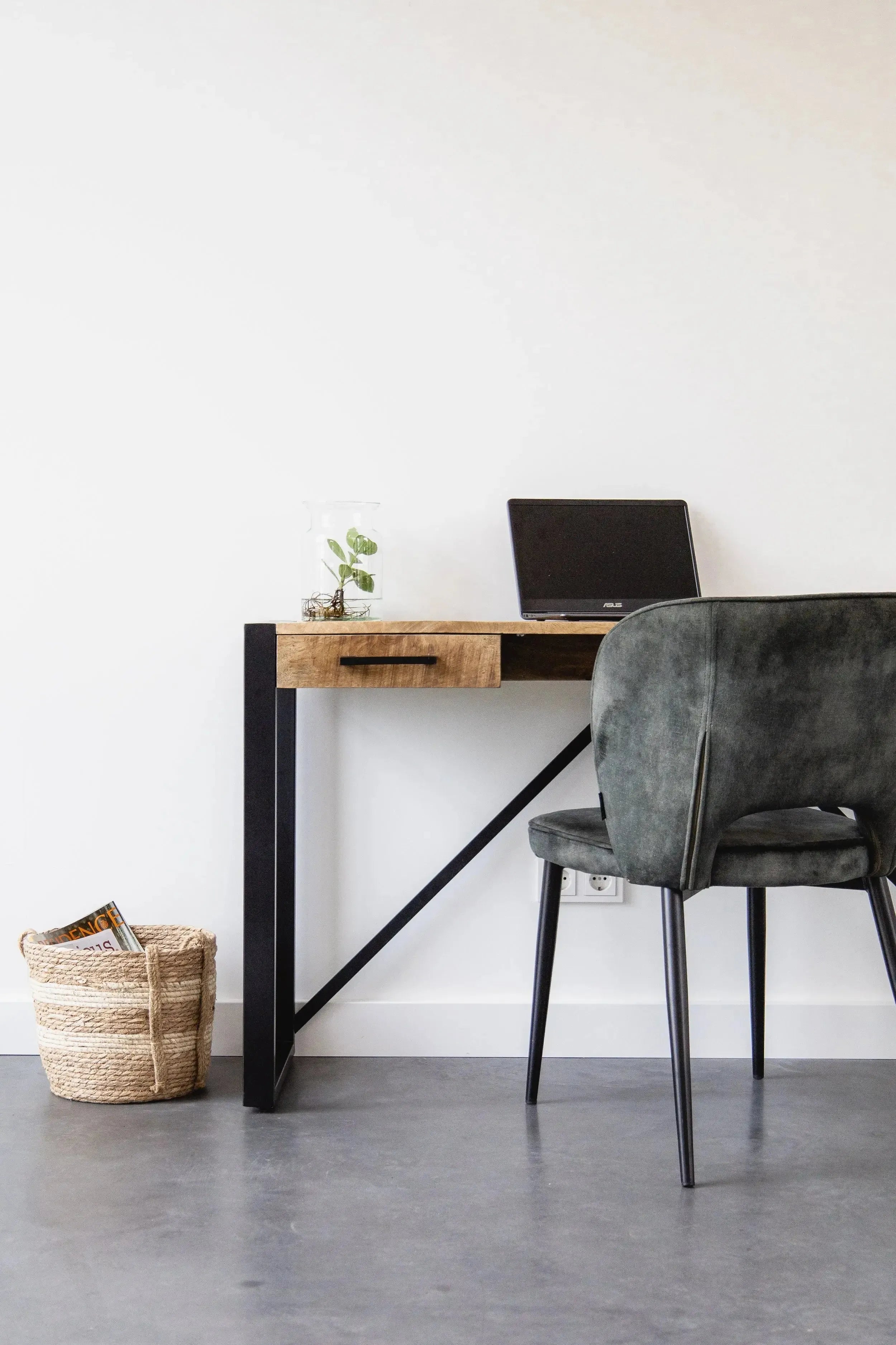 Bureau / werktafel Industrieel Design | Mangohout en Staal | 140x40x78cm - Industrieelinhuis.nl