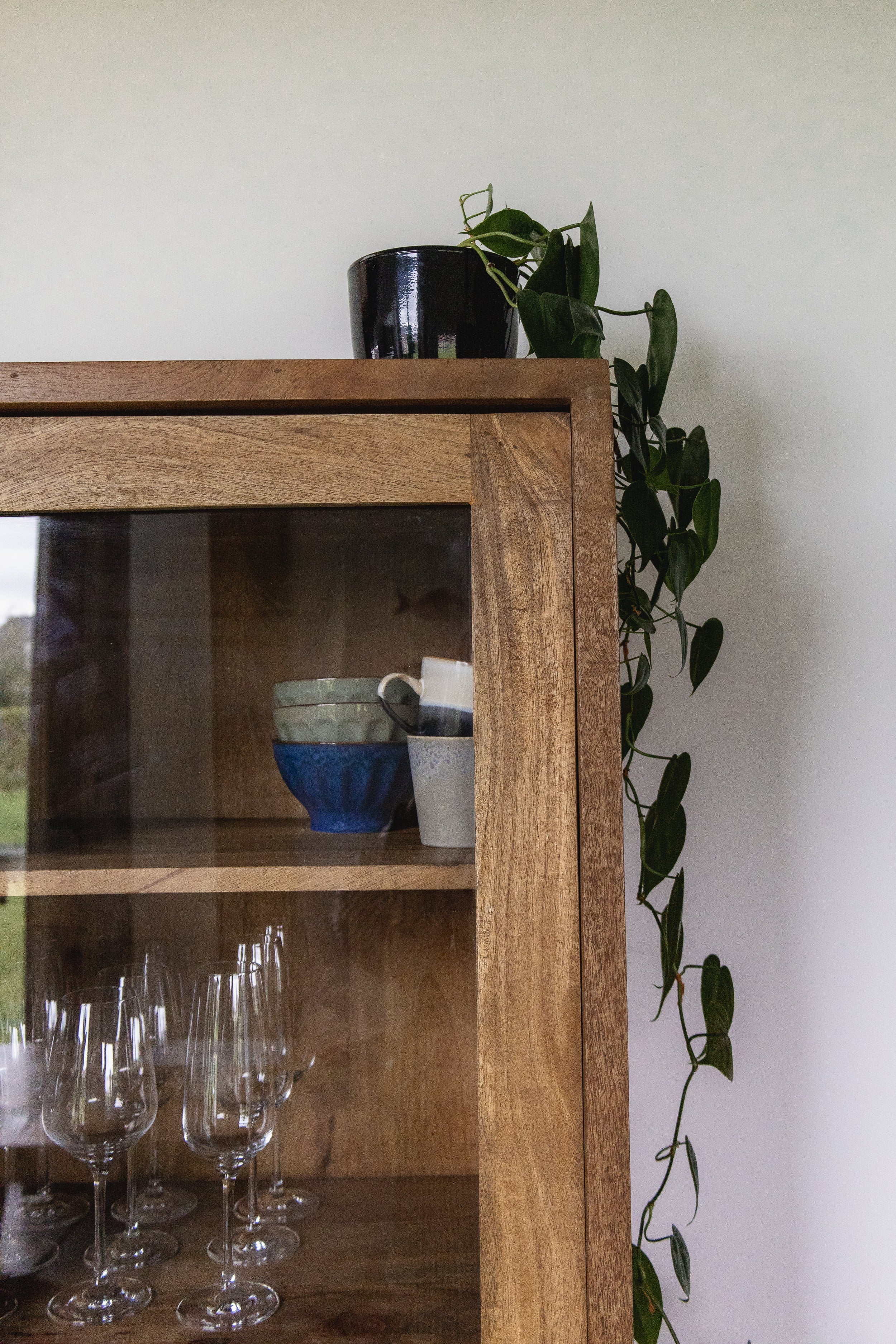 Smalle staande kast industrieel | Mangohout en Staal | 40x55x190cm