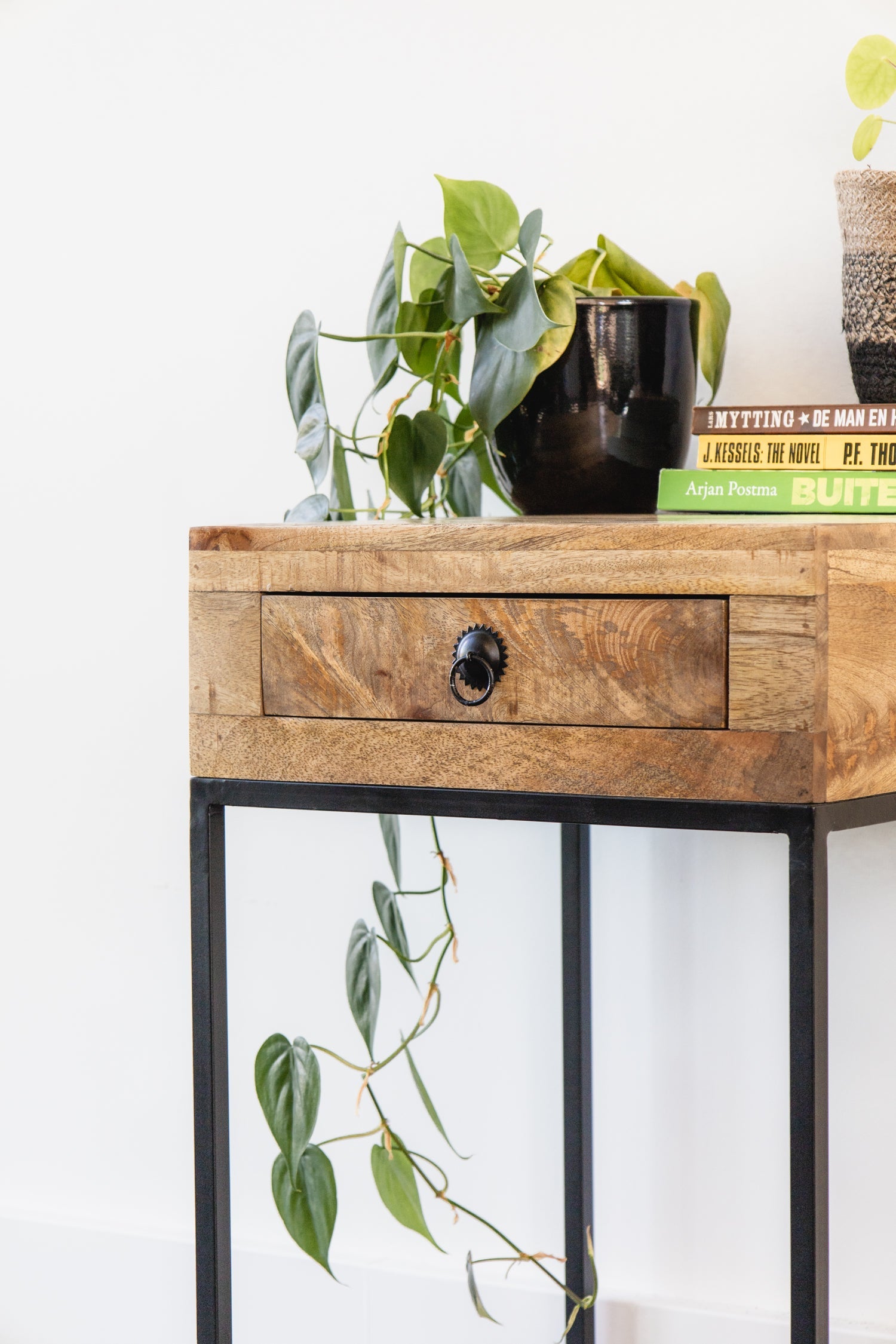 Nachtkastje met lade Industrieel Design | Mangohout en Staal | 40x40x60cm - Industrieelinhuis.nl