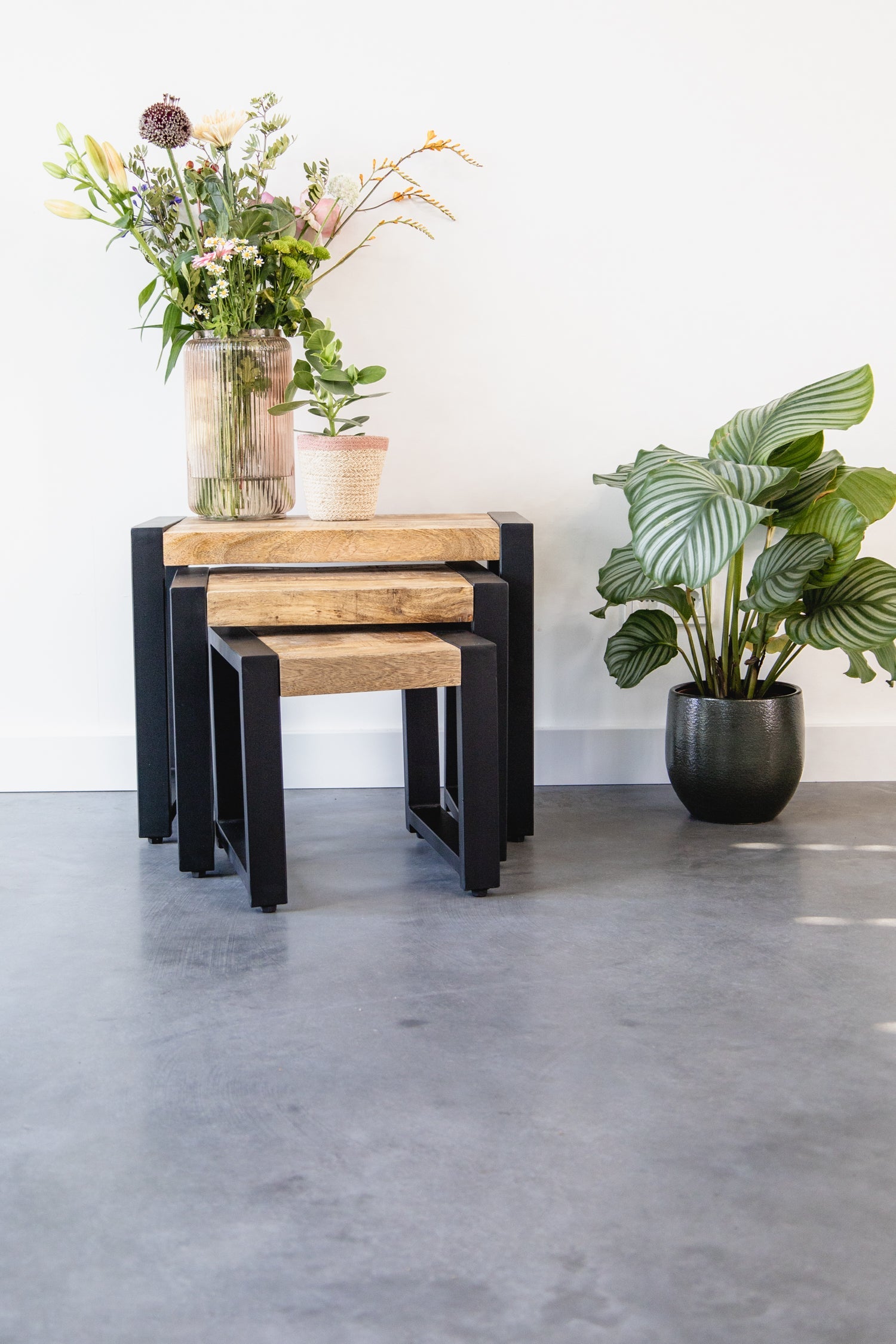 Salontafel set van 3 Industrieel Design | Mangohout en Staal | 60x35x48cm