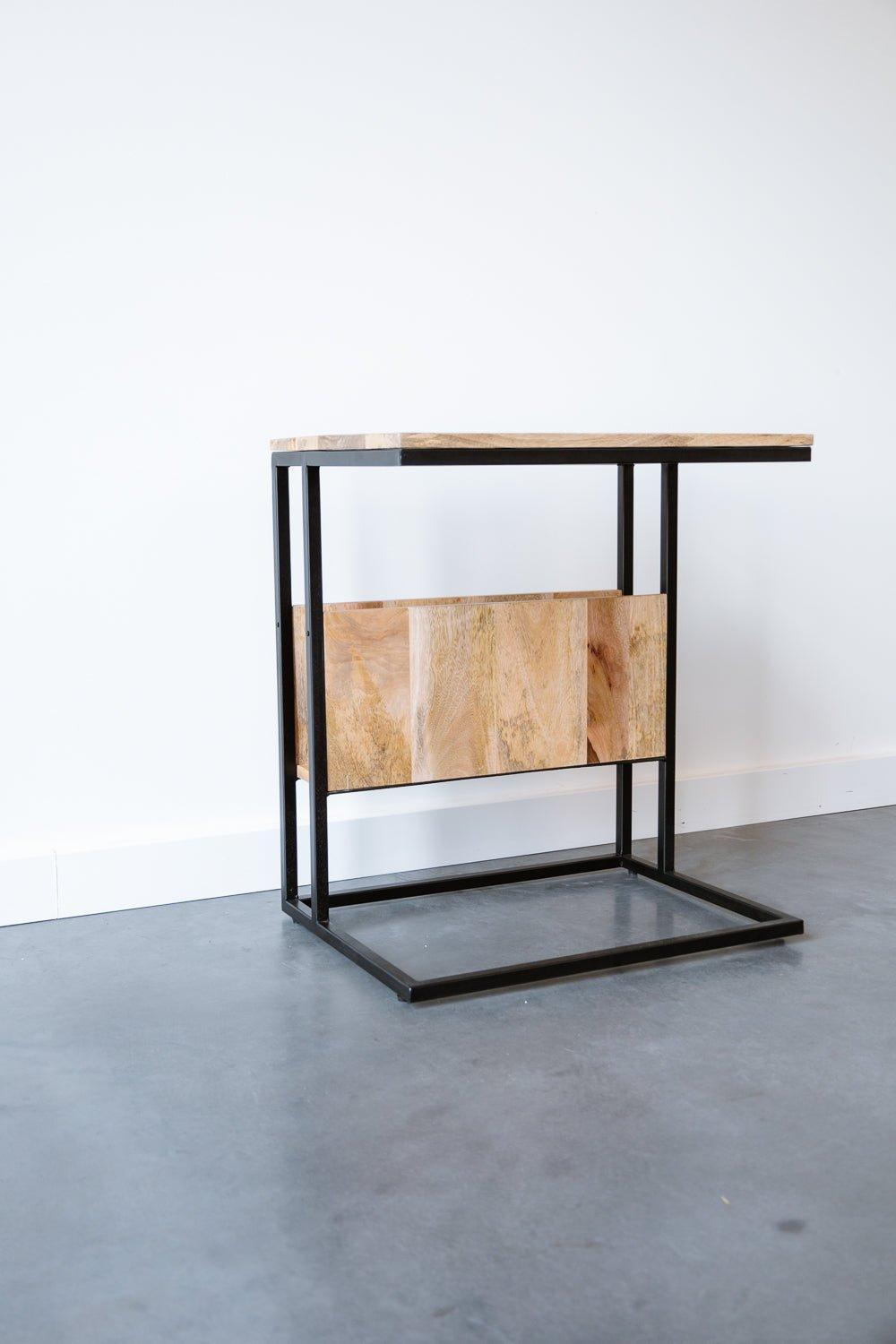 Extra brede bijzettafel voor over de bank | Mangohout en Staal | 45x60x69cm - Industrieelinhuis.nl
