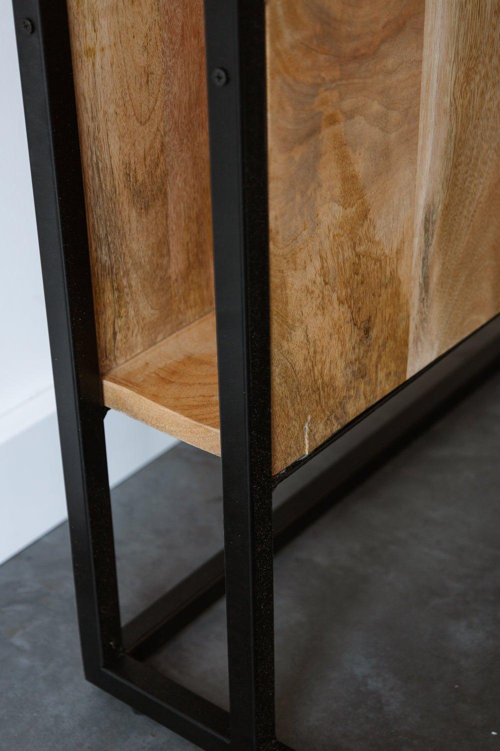 Extra brede bijzettafel voor over de bank | Mangohout en Staal | 45x60x69cm - Industrieelinhuis.nl