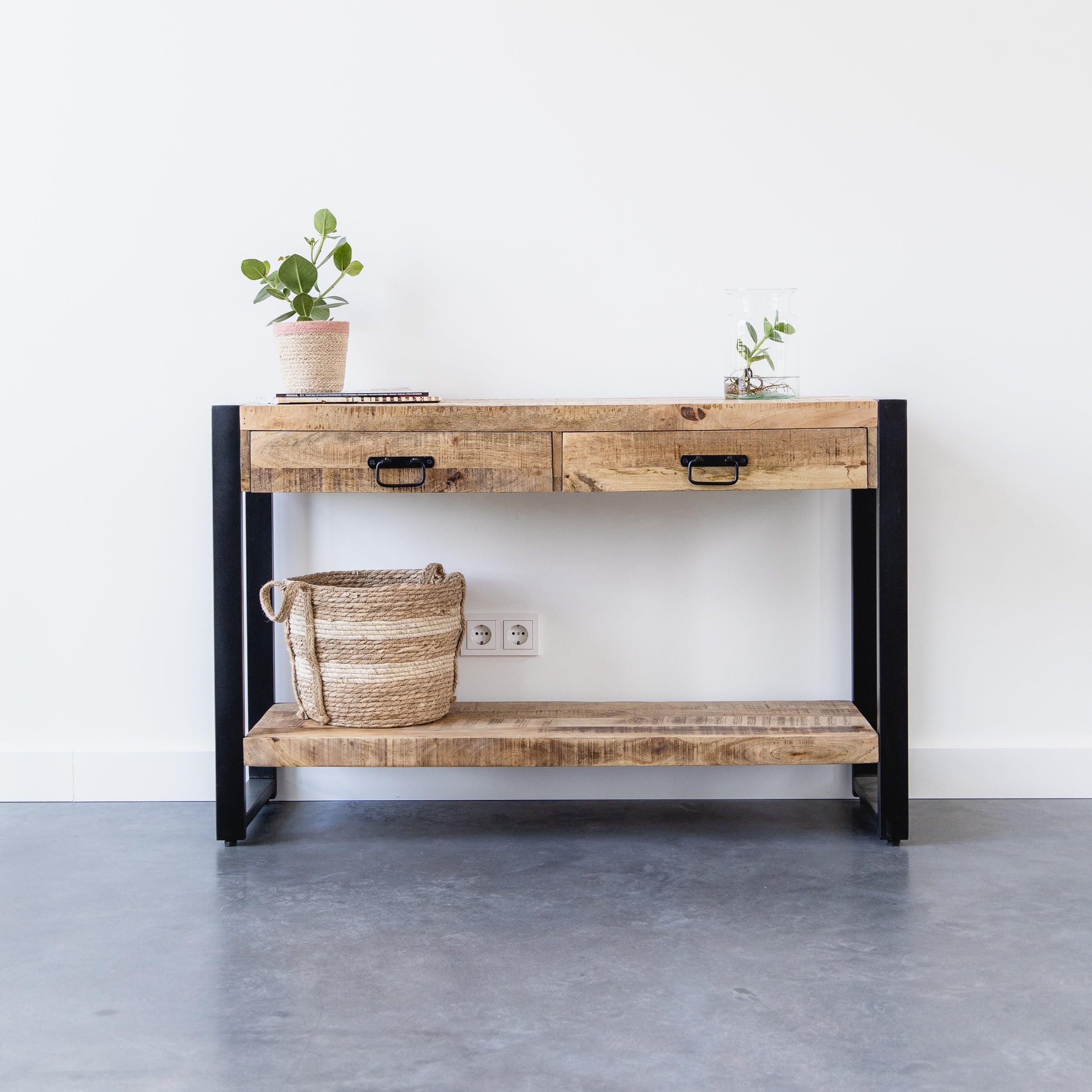 Sidetable met twee lades | 120 x 35 x 76 cm | Mangohout